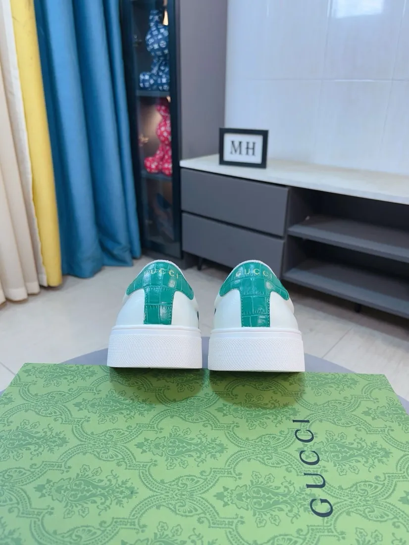 Men's shoes 💰458🌹🌹GUCCI [Gucci] New high-end brand of men's shoes, the latest fashionable casual men's shoes, trendy and versatile, relaxed and sporty style, uppers imported from Italy, first-layer cowhide, genuine leather lining, and ultra-fine workmanship. Original personalized fashionable rubber wear-resistant outsole, light and comfortable on the foot, size 38-44